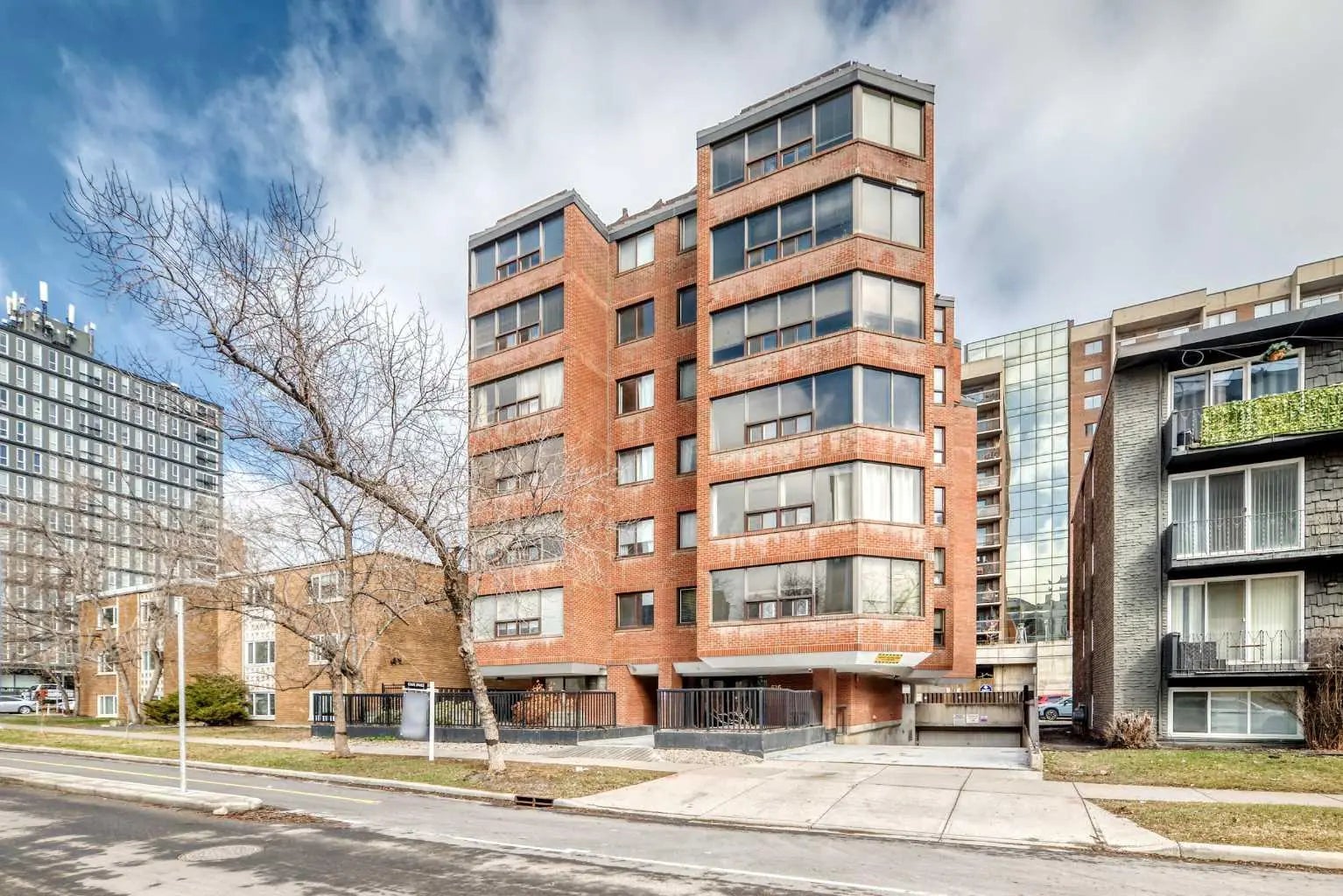 Photo of Listing #A2301762