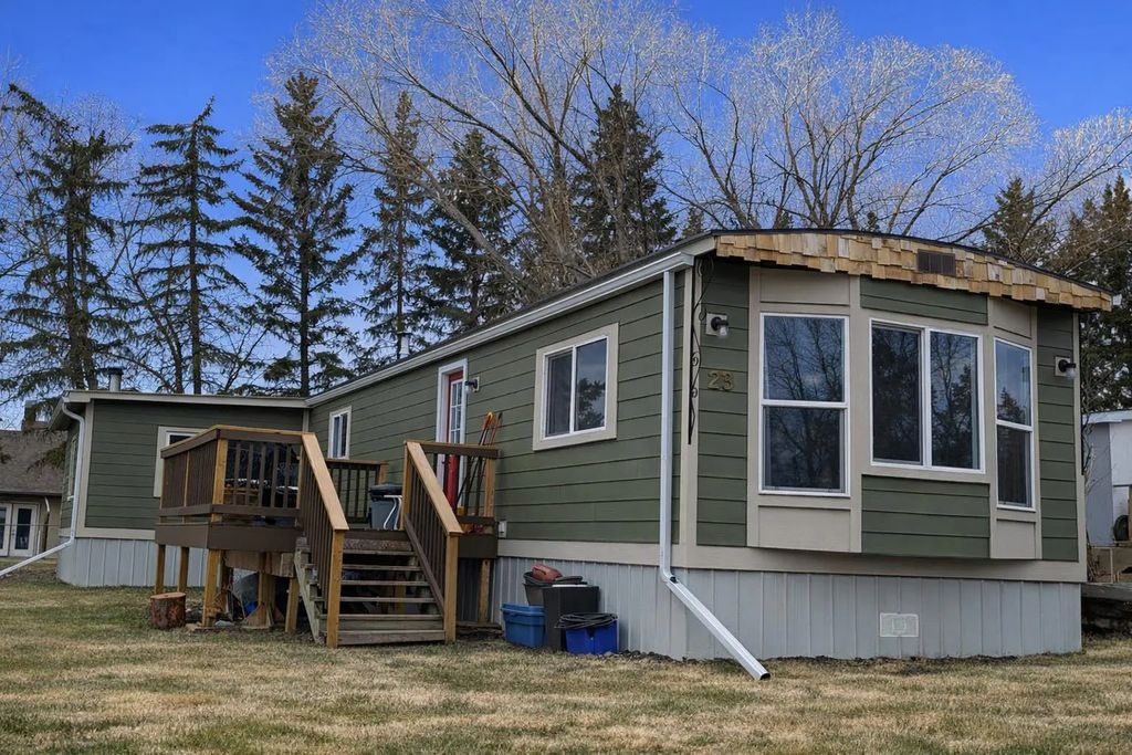 23 501 School  , Trochu
