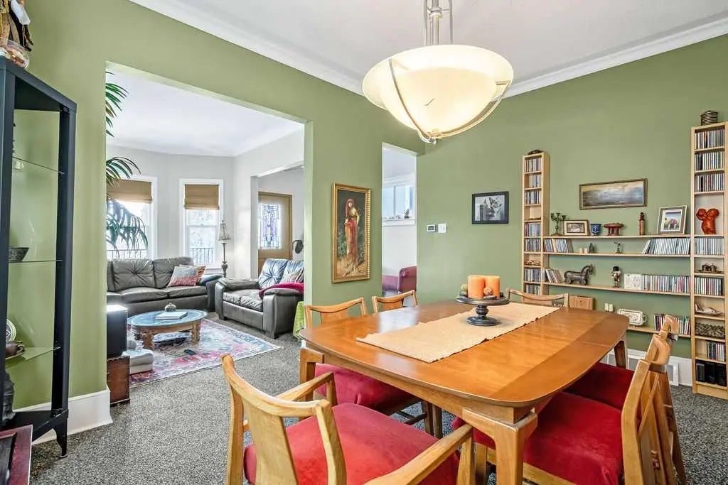 Photo of Listing #A2301893