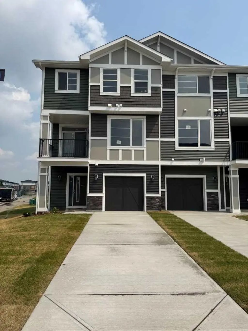 4 Waterford Glen , Chestermere
