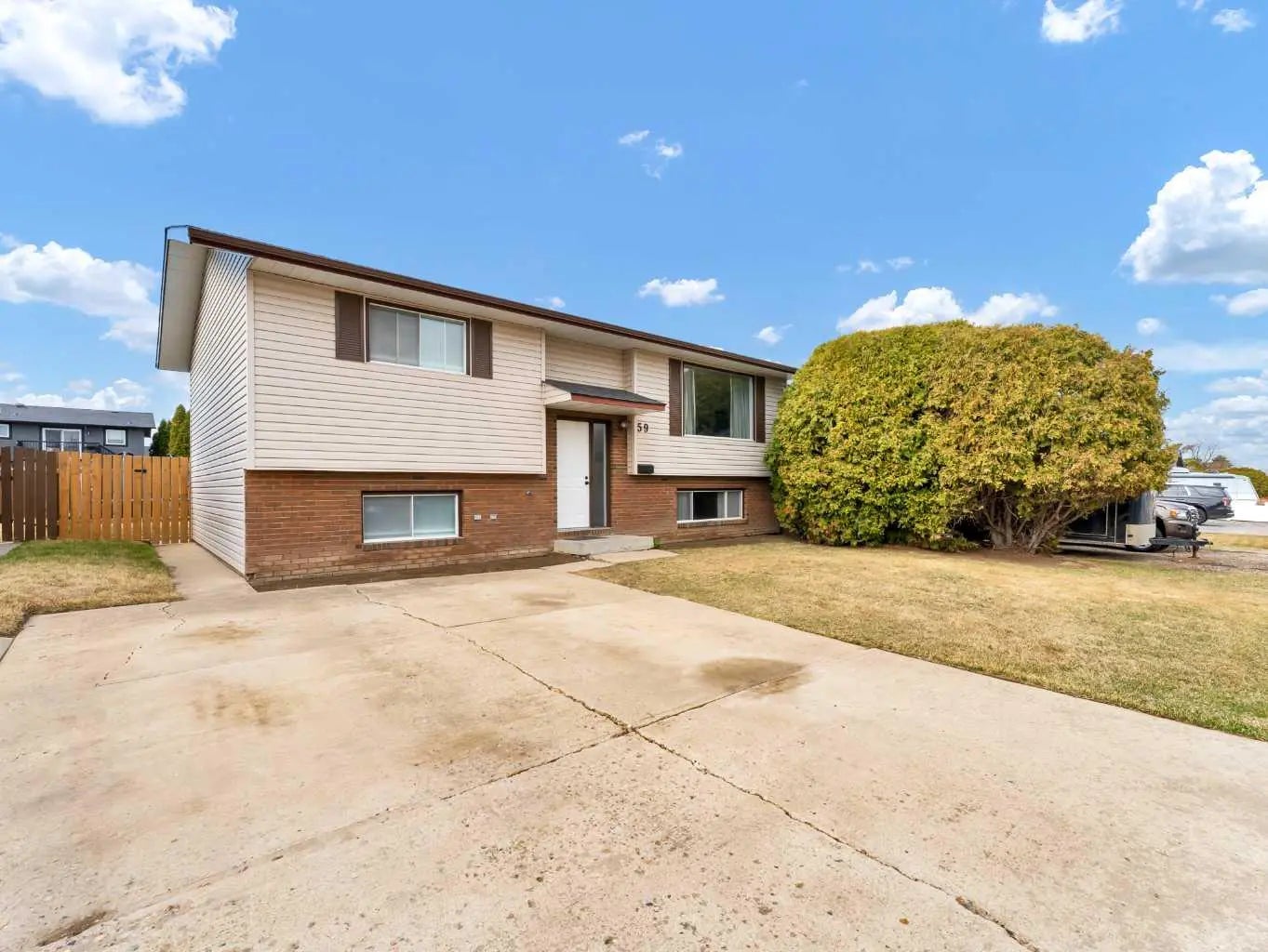 Photo of Listing #A2302128