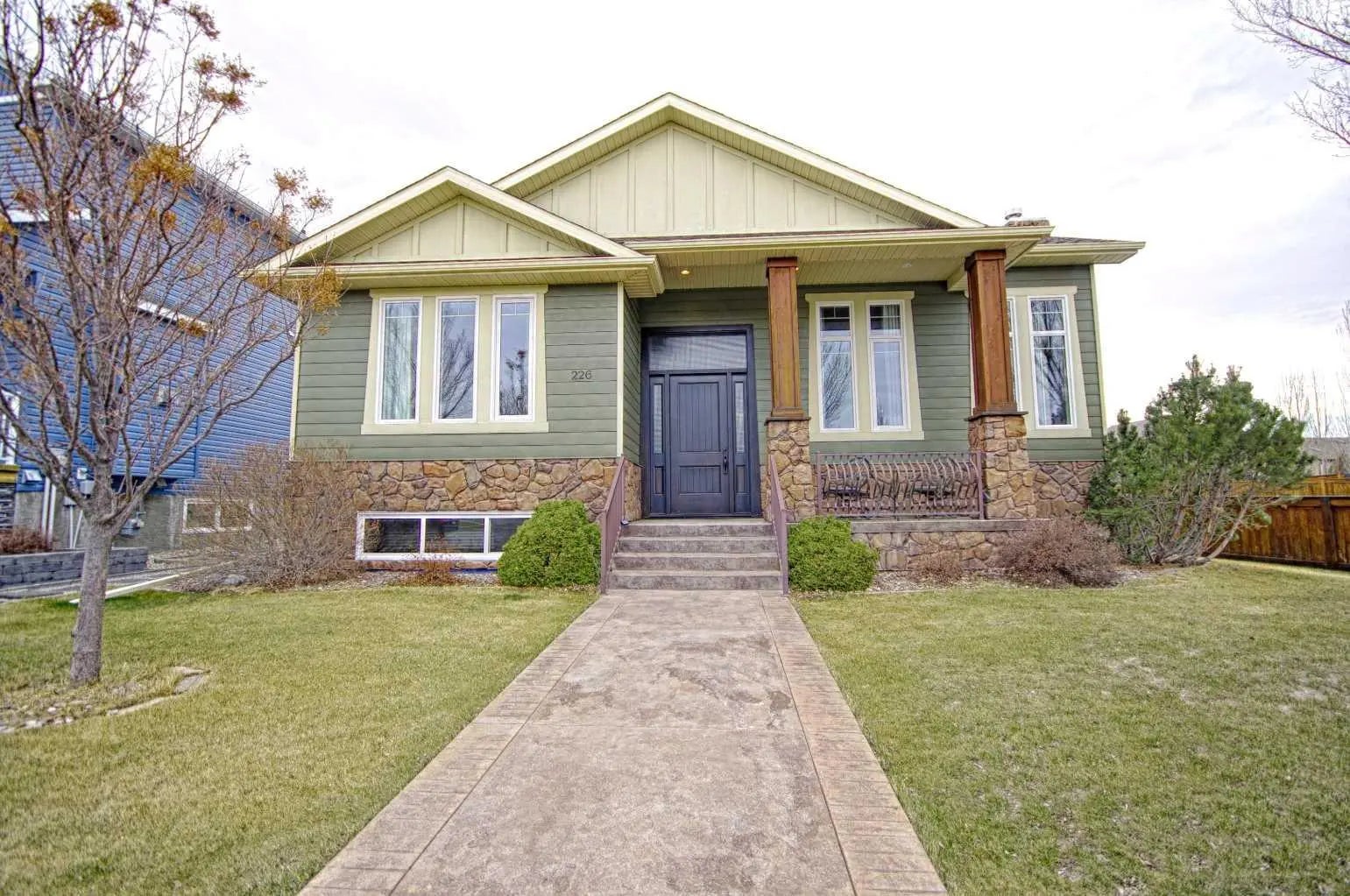 Photo of Listing #A2302215