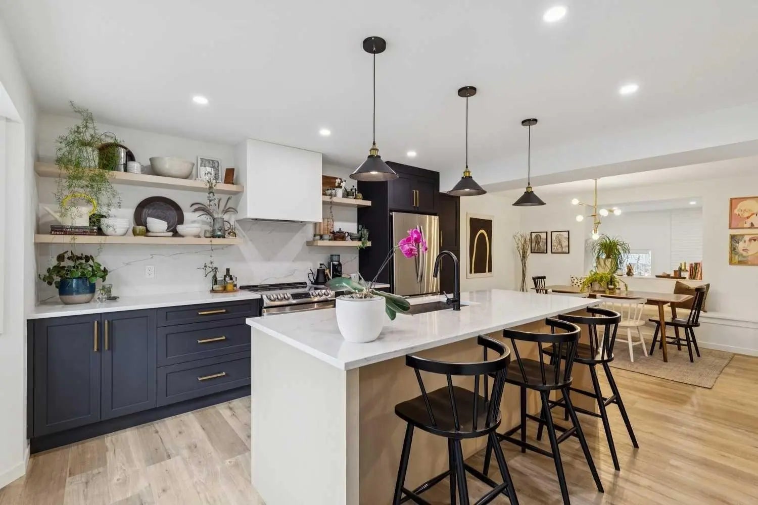 Photo of Listing #A2302400