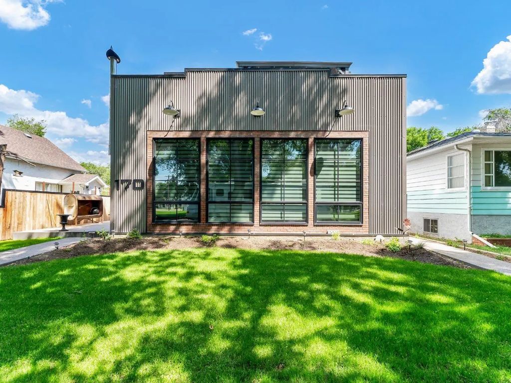 170 2 Street Nw, Medicine Hat