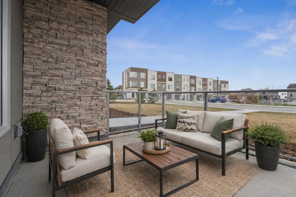 103 655 Shawnee Square Sw, Calgary