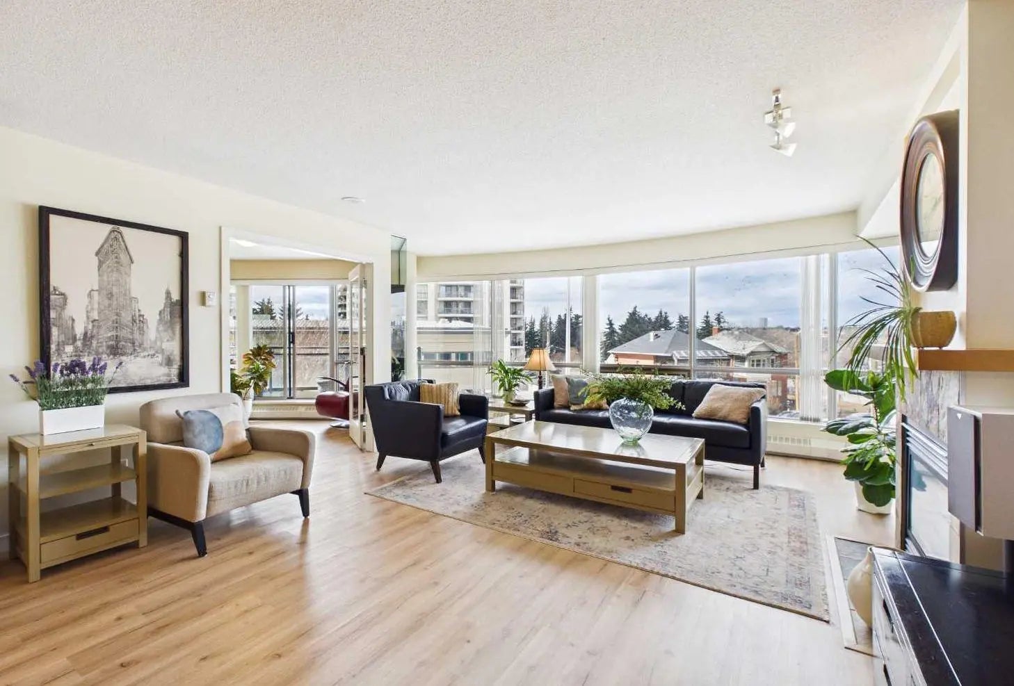 Photo of Listing #A2302680