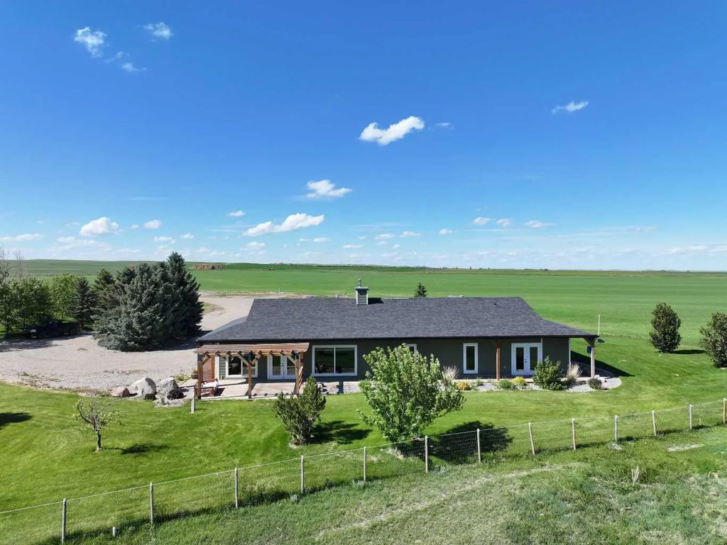 124025 Range Road 214  , Picture Butte