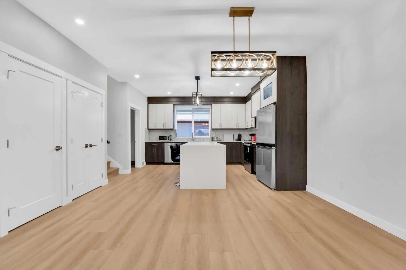 Photo of Listing #A2303100