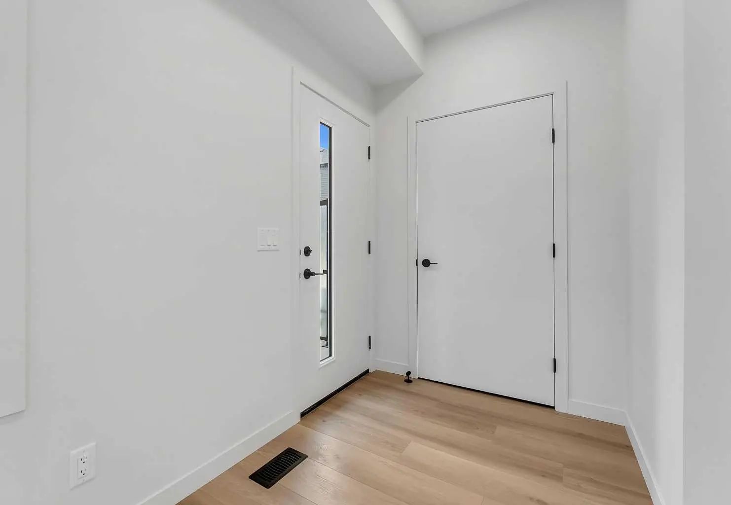 83 Arbour Lake Court Northwest, Calgary – Residential Row/Townhouse Listing Photo 2