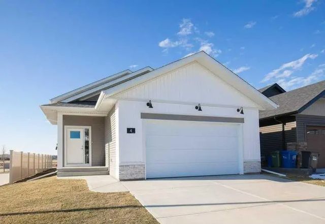 4 Emmett Crescent , Red Deer