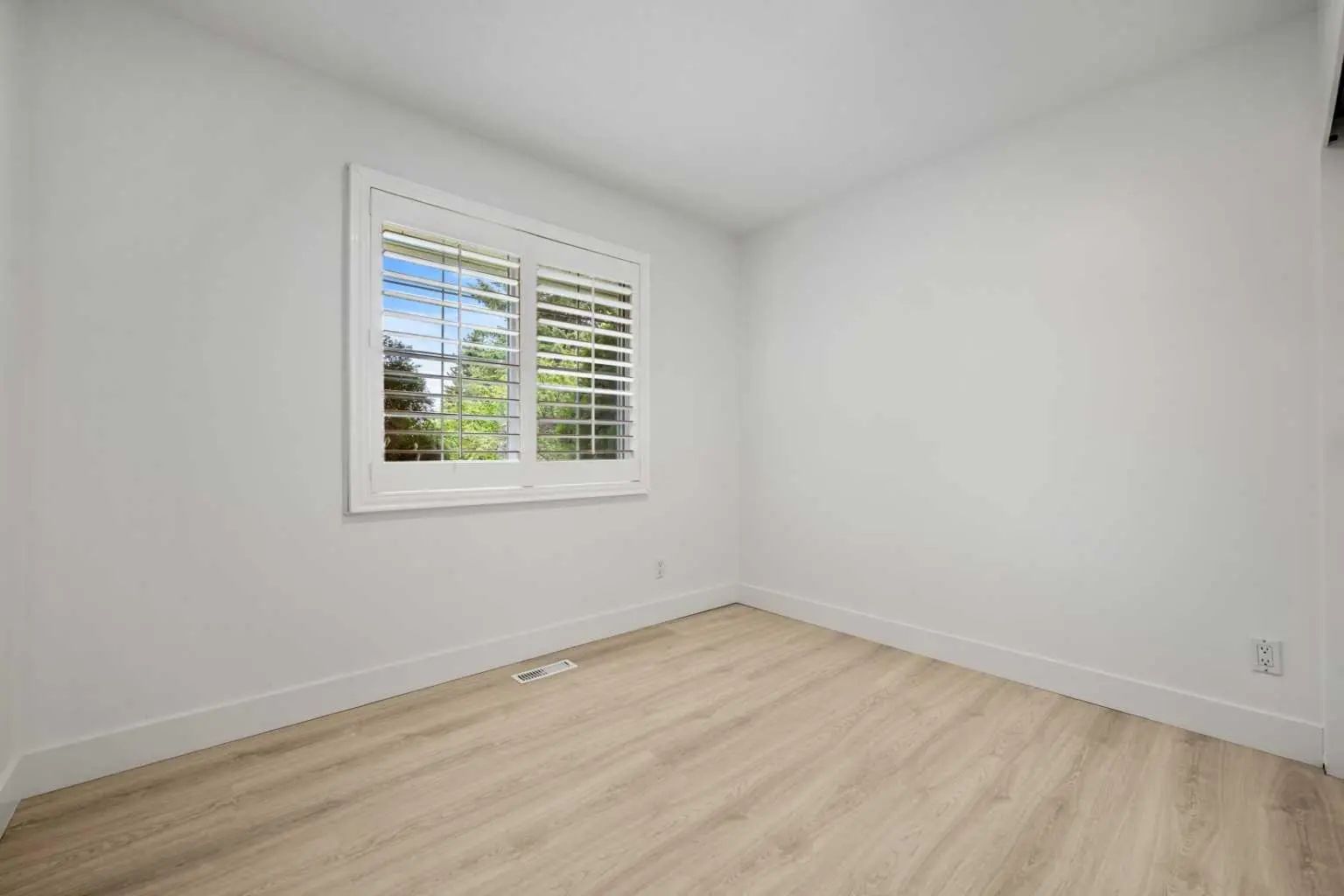 235 Lake Rosen Crescent Southeast, Calgary – Residential Detached Listing Photo 26