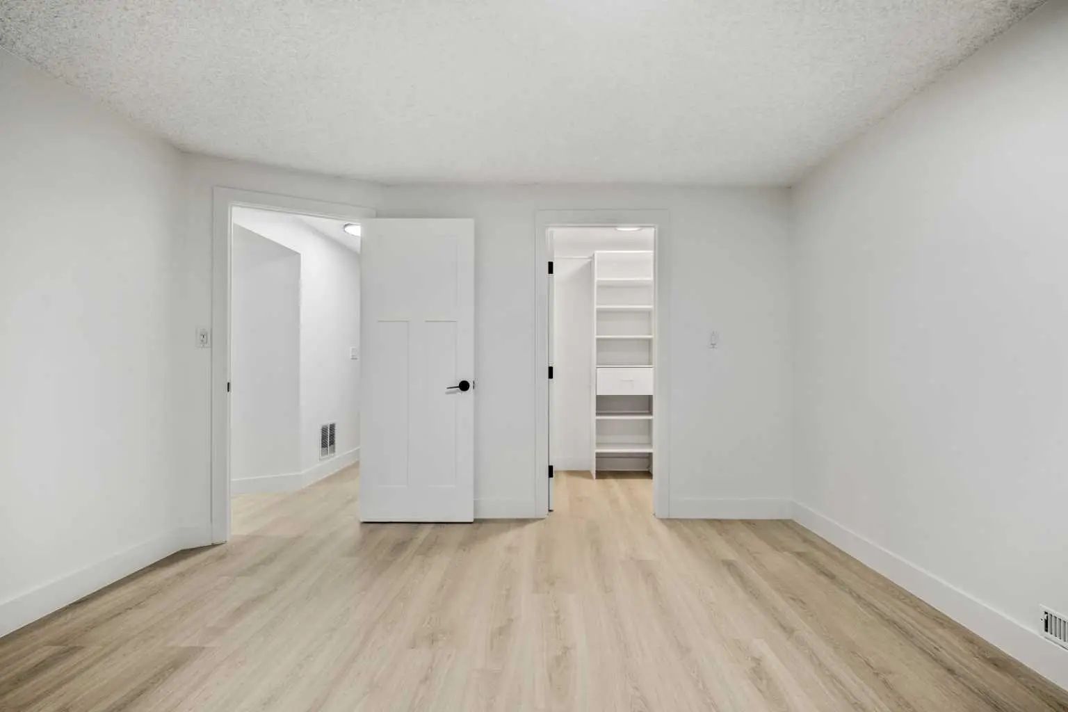 235 Lake Rosen Crescent Southeast, Calgary – Residential Detached Listing Photo 38