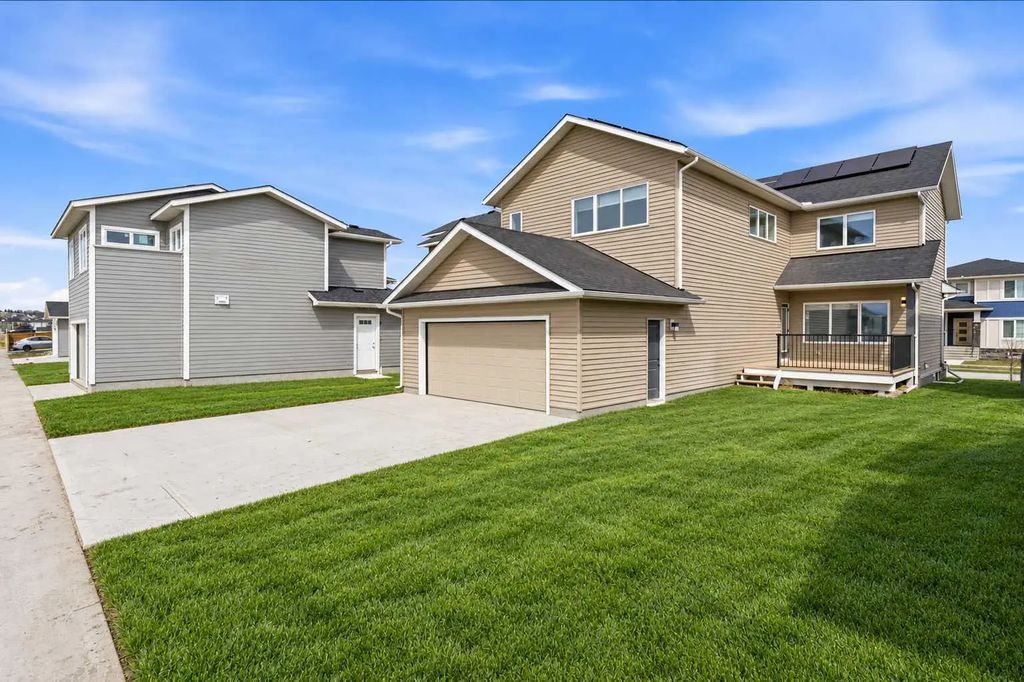 2765 Baywater Landing Sw, Airdrie