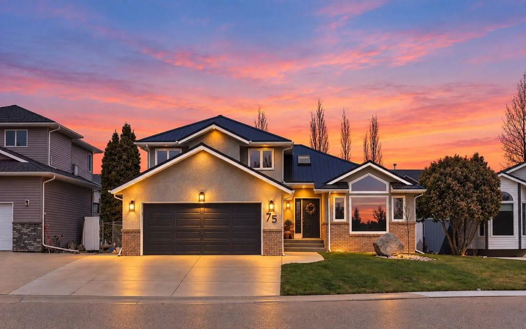 75 Parkland Close E, Brooks