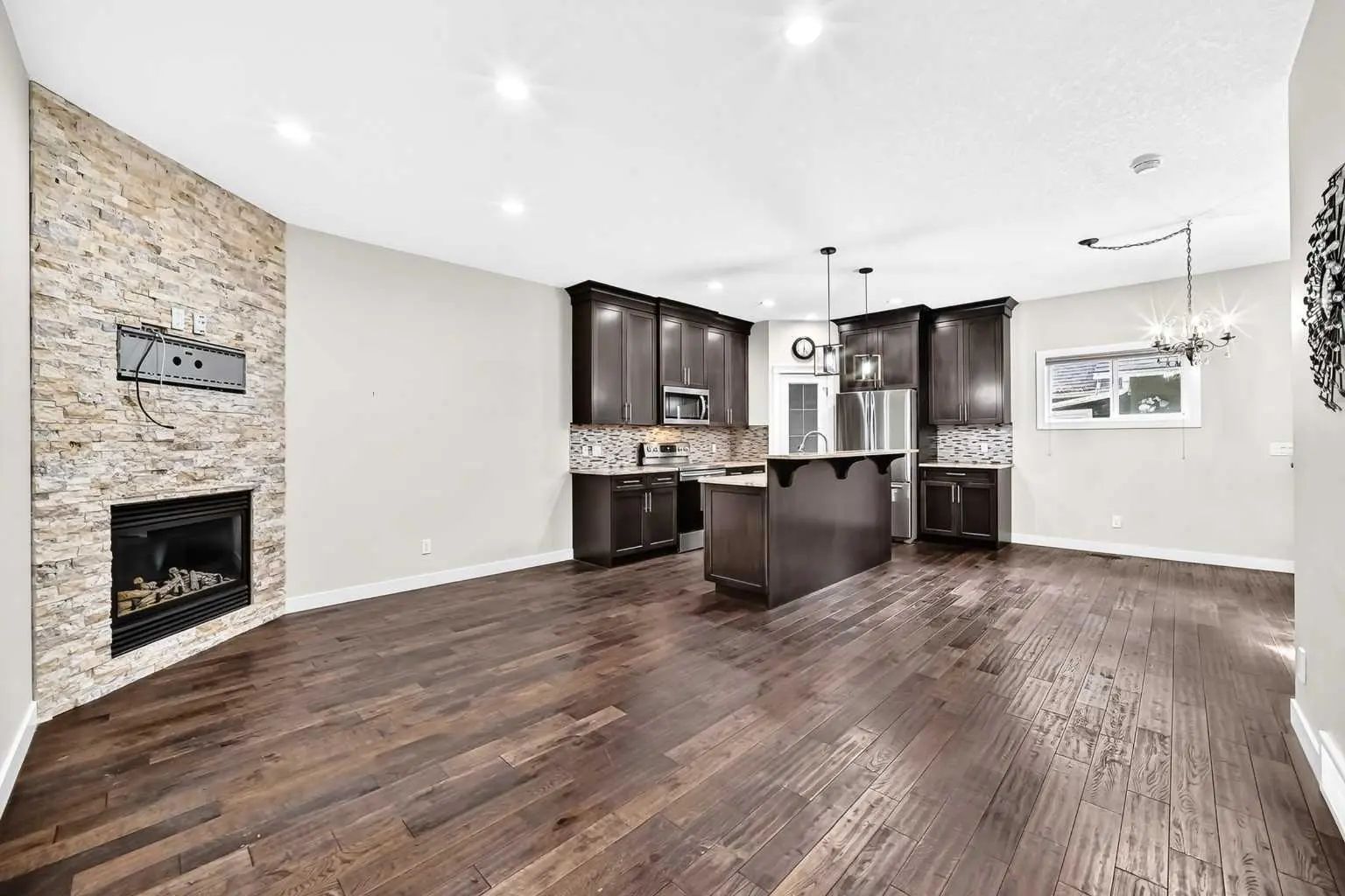 2 309 15 Avenue Northeast, Calgary – Residential Row/Townhouse Listing Photo 3