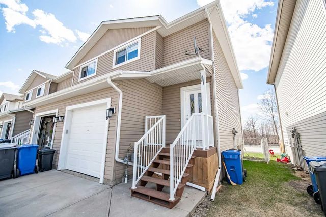 6 2002 22 Avenue , Bowden