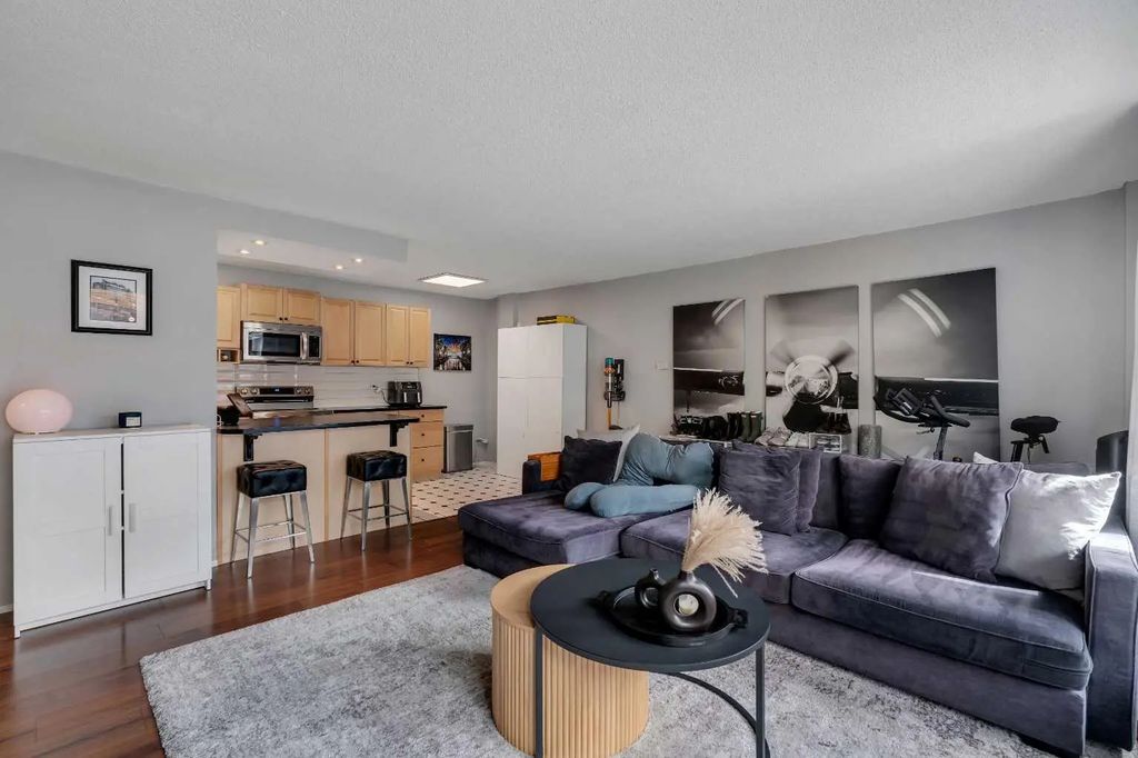 307 903 19 Avenue Sw, Calgary