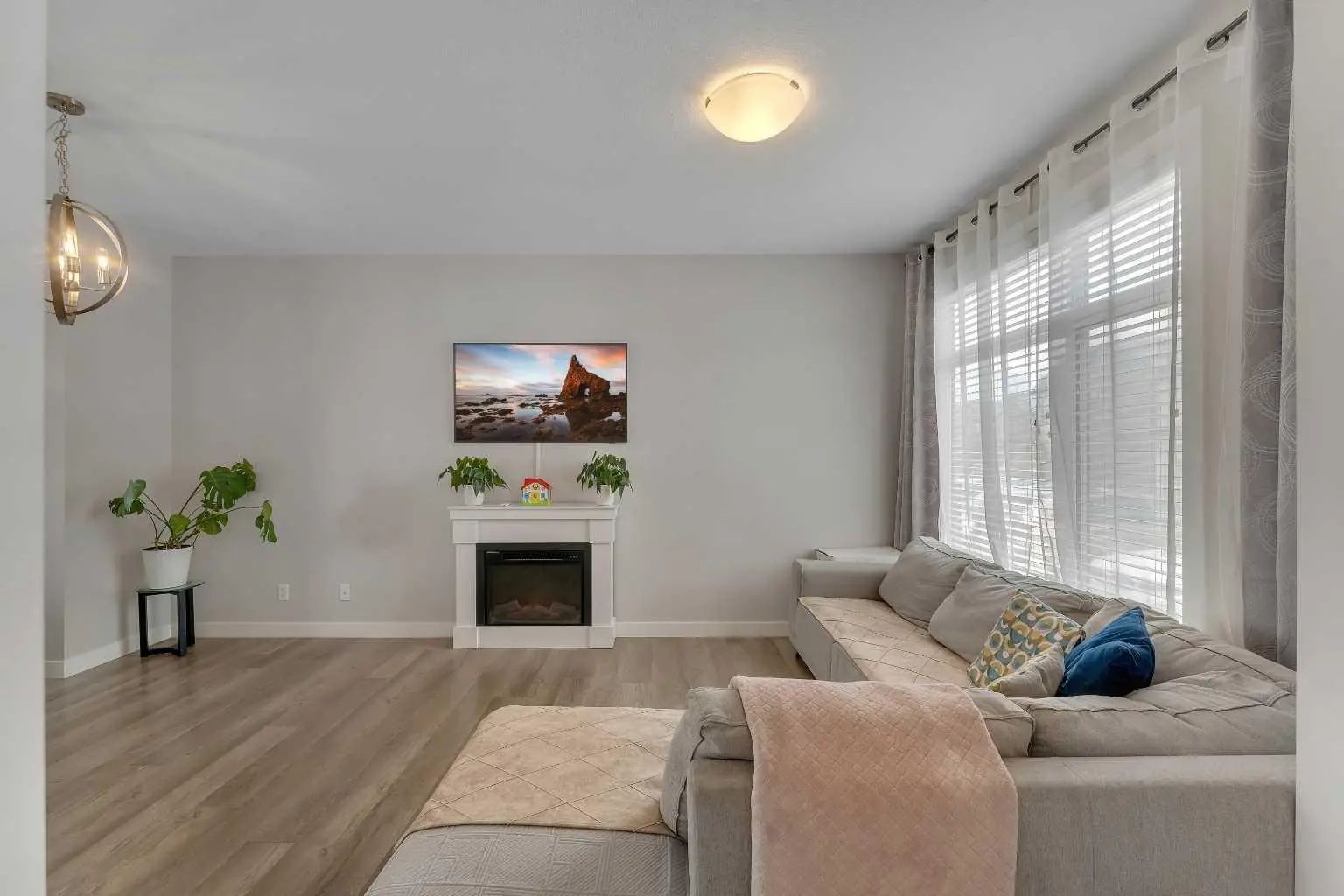 136 Sage Meadows Gardens Northwest, Calgary – Residential Row/Townhouse Listing Photo 3