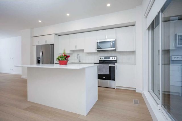 302 8535 19 Avenue Se, Calgary