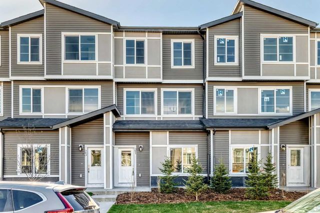 21 Cornergate Place Ne, Calgary