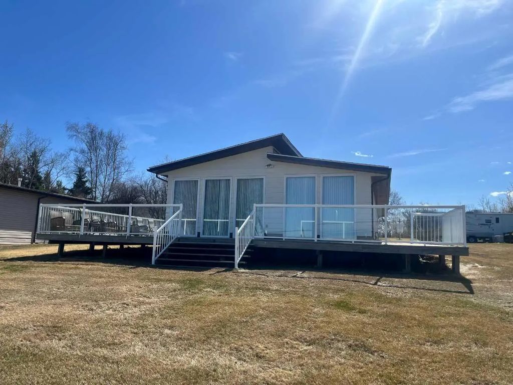 303 Cumming Drive , Brightsand Lake