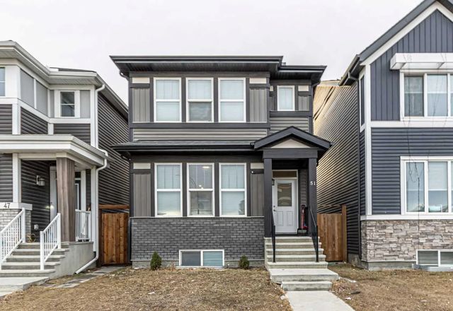 51 Corner Meadows Villas Ne, Calgary