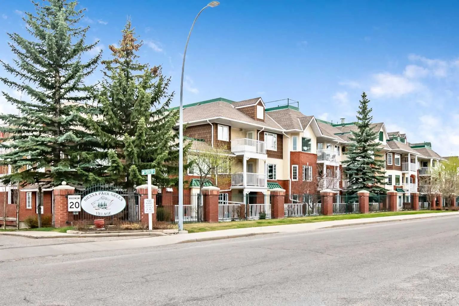 2206 2206 Sienna Park Green Sw Calgary Alberta T3H 3N7 Signal Hill Details