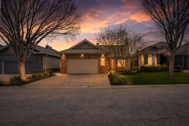 82 Valley Ridge Point Nw, Calgary