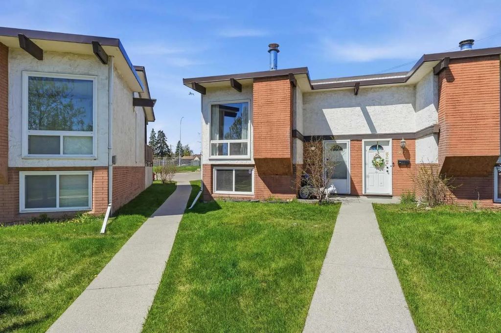 416 Pinemont Gate Ne, Calgary