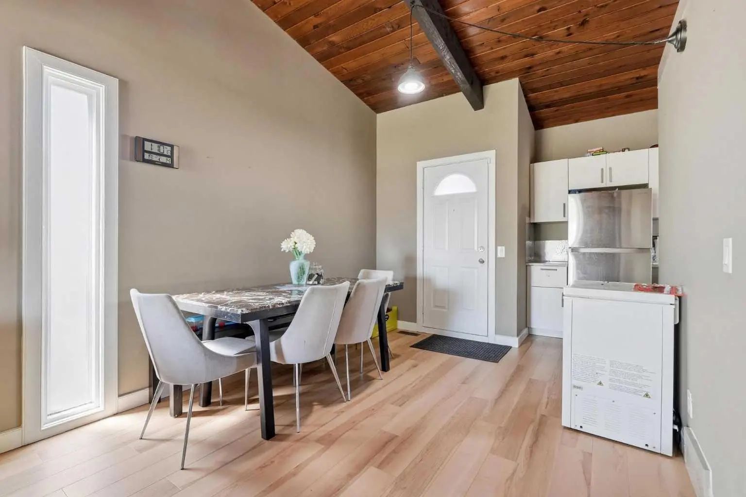 416 Pinemont Gate Northeast, Calgary – Residential Row/Townhouse Listing Photo 7