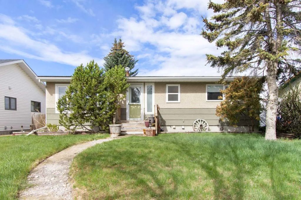 1622 Strathcona Street , Crossfield