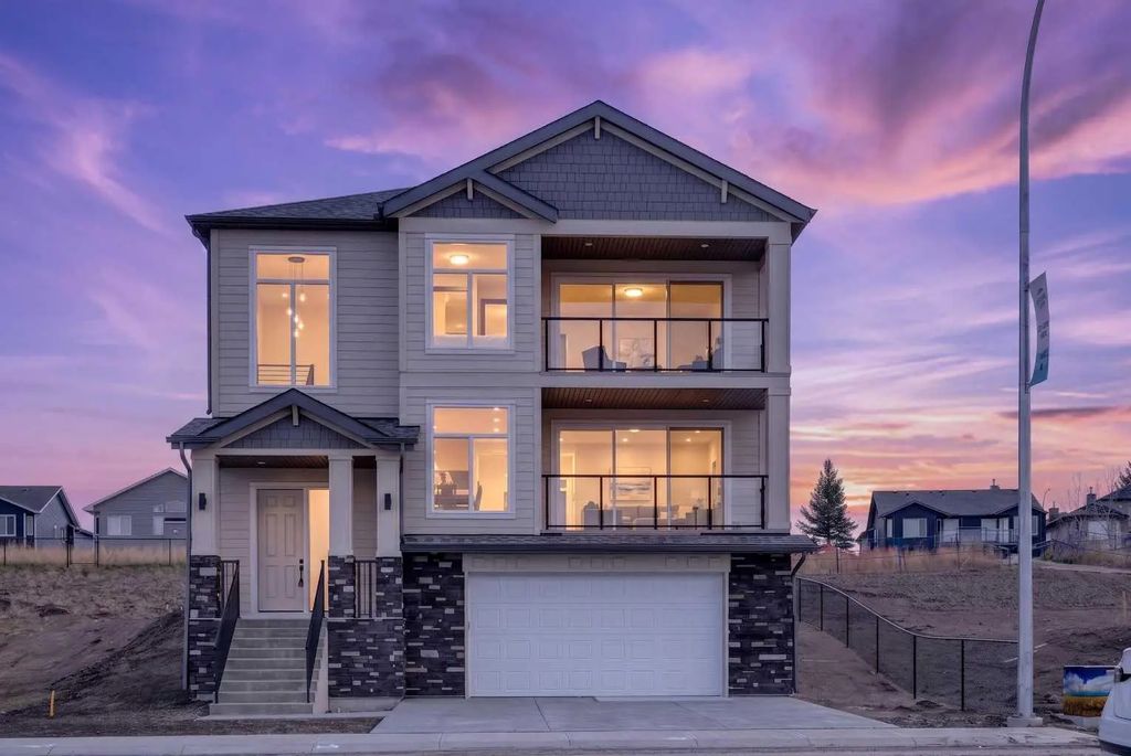 420 Lakewood Drive , Strathmore