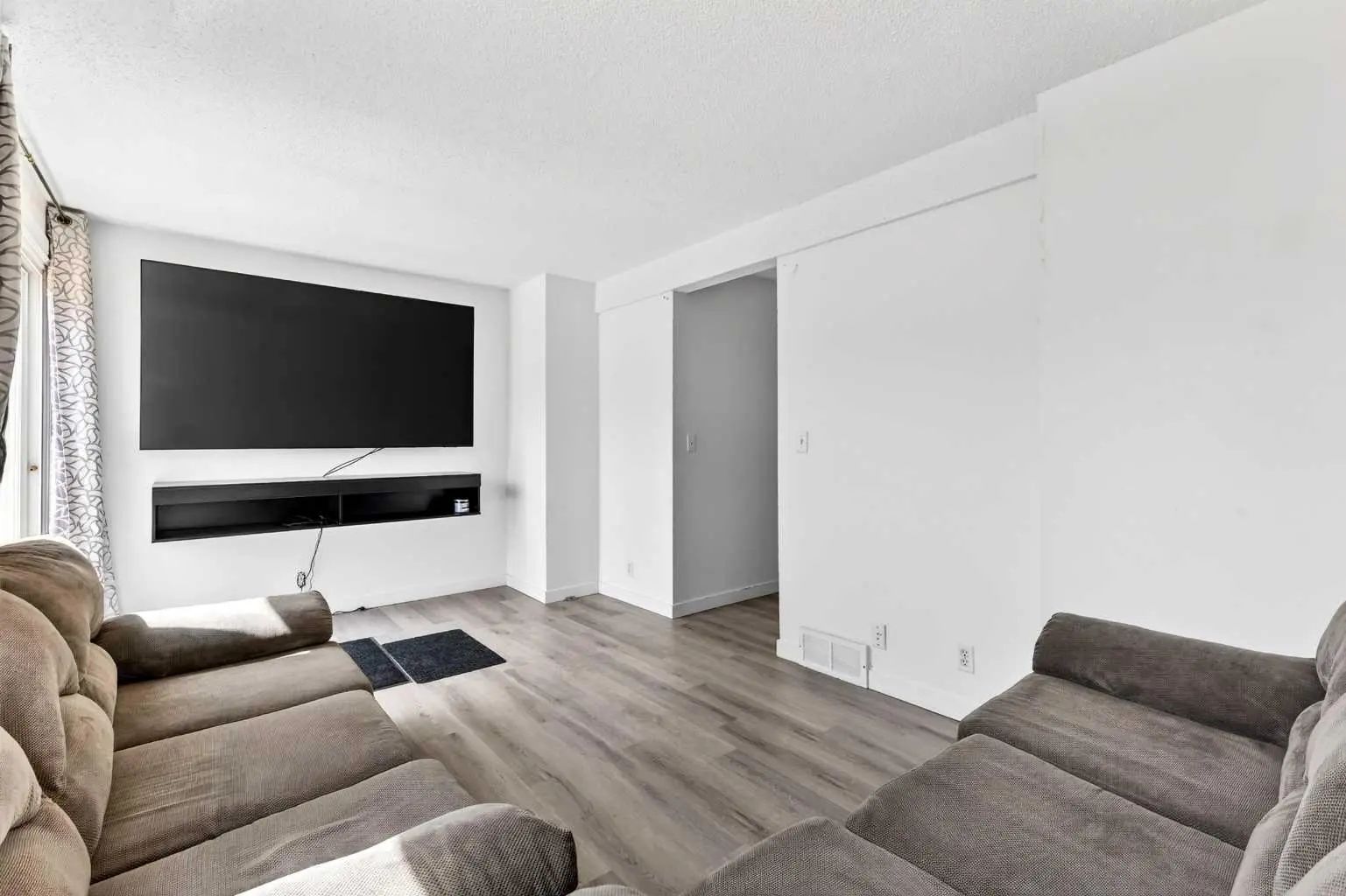 5615 1 Avenue Southeast, Calgary – Residential Row/Townhouse Listing Photo 10