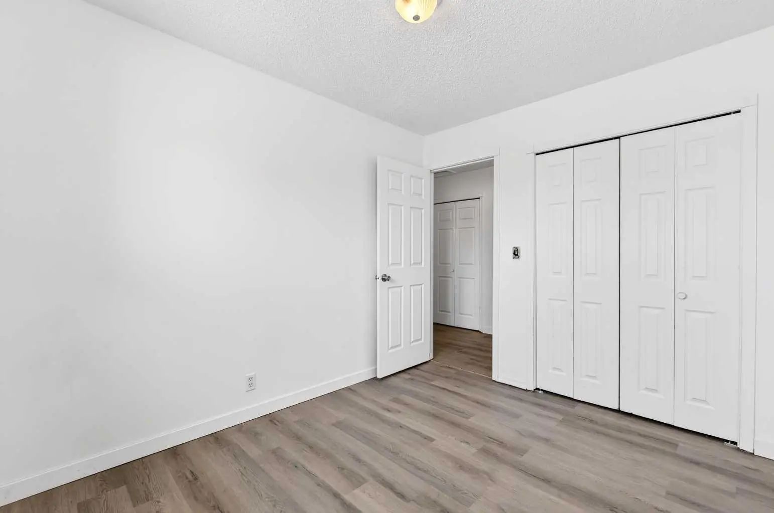 5615 1 Avenue Southeast, Calgary – Residential Row/Townhouse Listing Photo 14