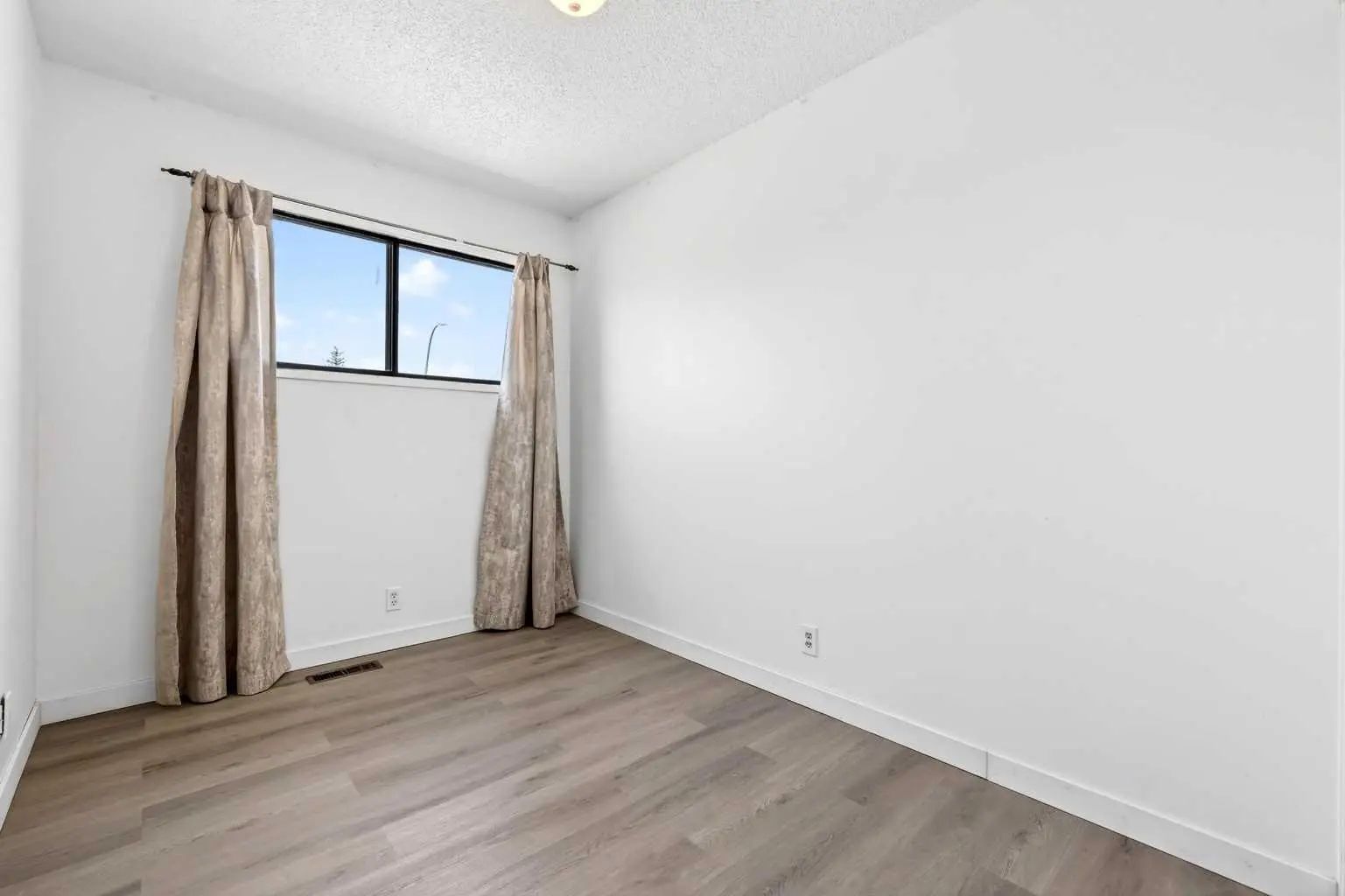 5615 1 Avenue Southeast, Calgary – Residential Row/Townhouse Listing Photo 18