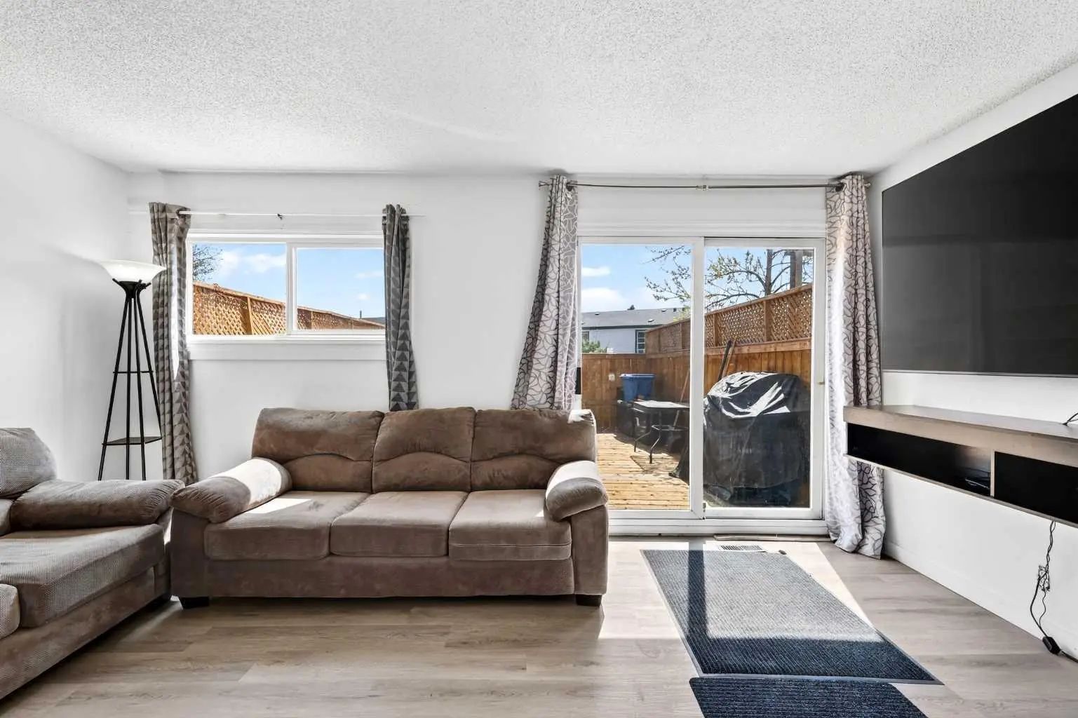 5615 1 Avenue Southeast, Calgary – Residential Row/Townhouse Listing Photo 9