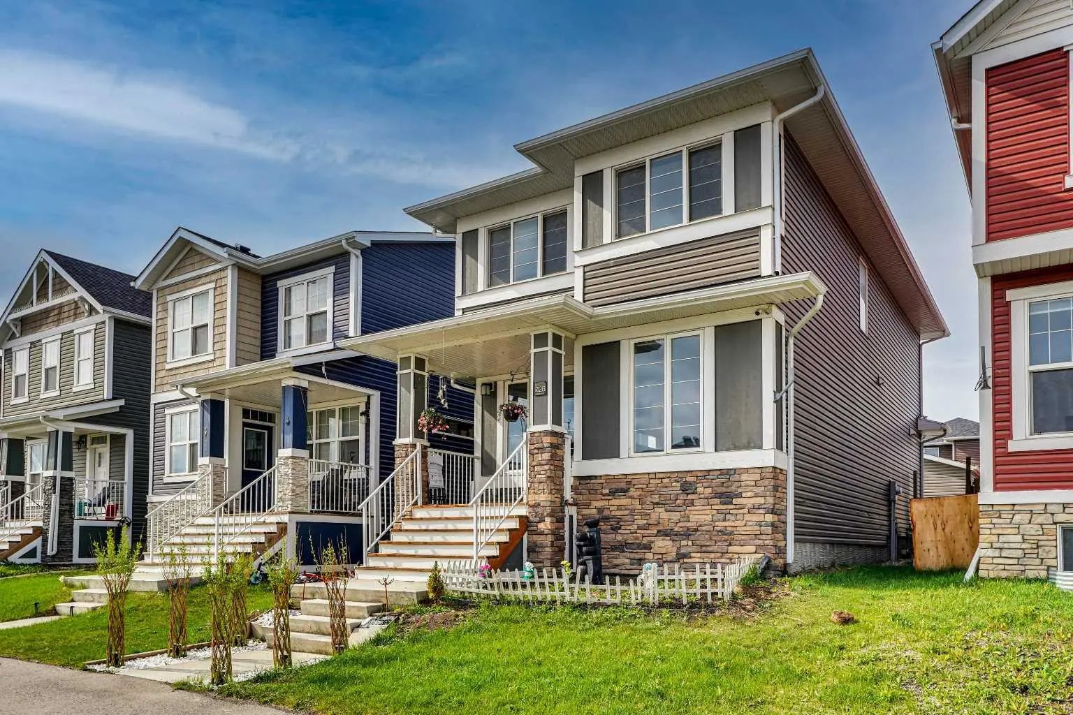 726 Redstone Drive Northeast, Calgary – Residential Detached Listing Photo 4