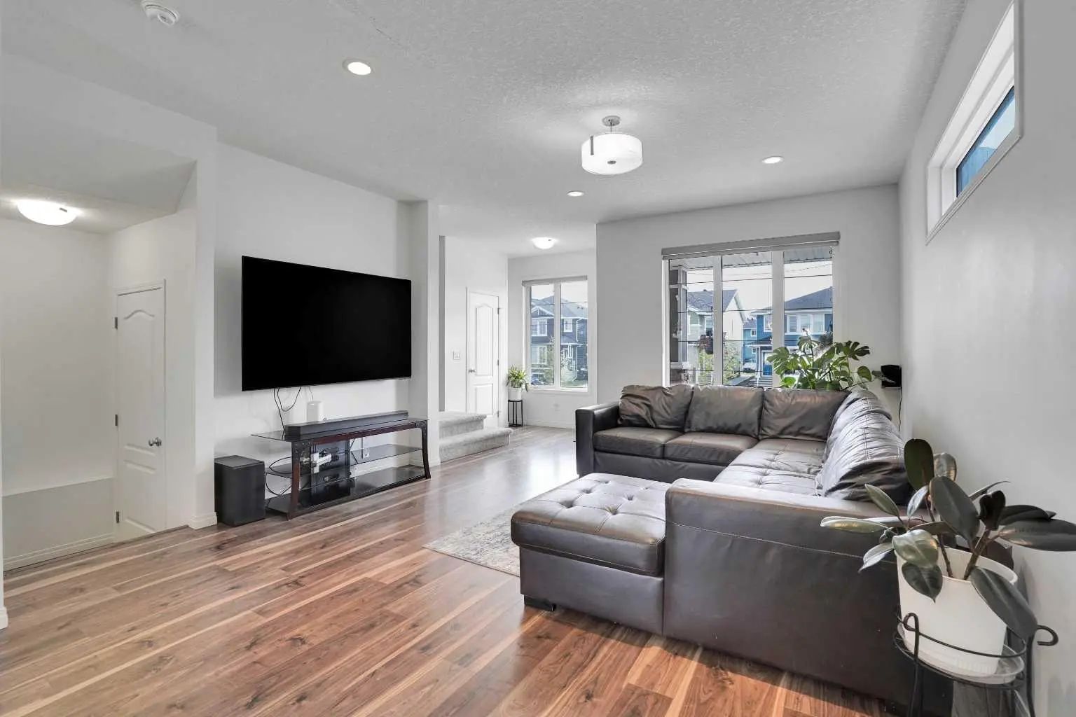 726 Redstone Drive Northeast, Calgary – Residential Detached Listing Photo 8