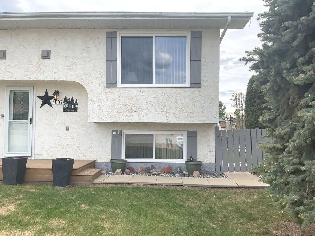 4607 46 Avenue , Mayerthorpe