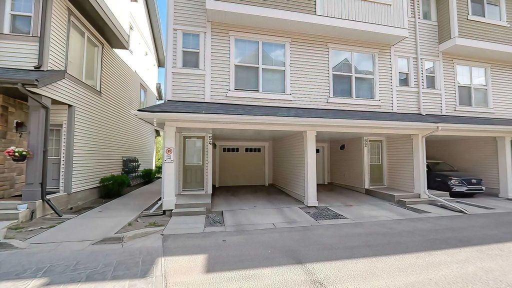 54 New Brighton Point Se, Calgary