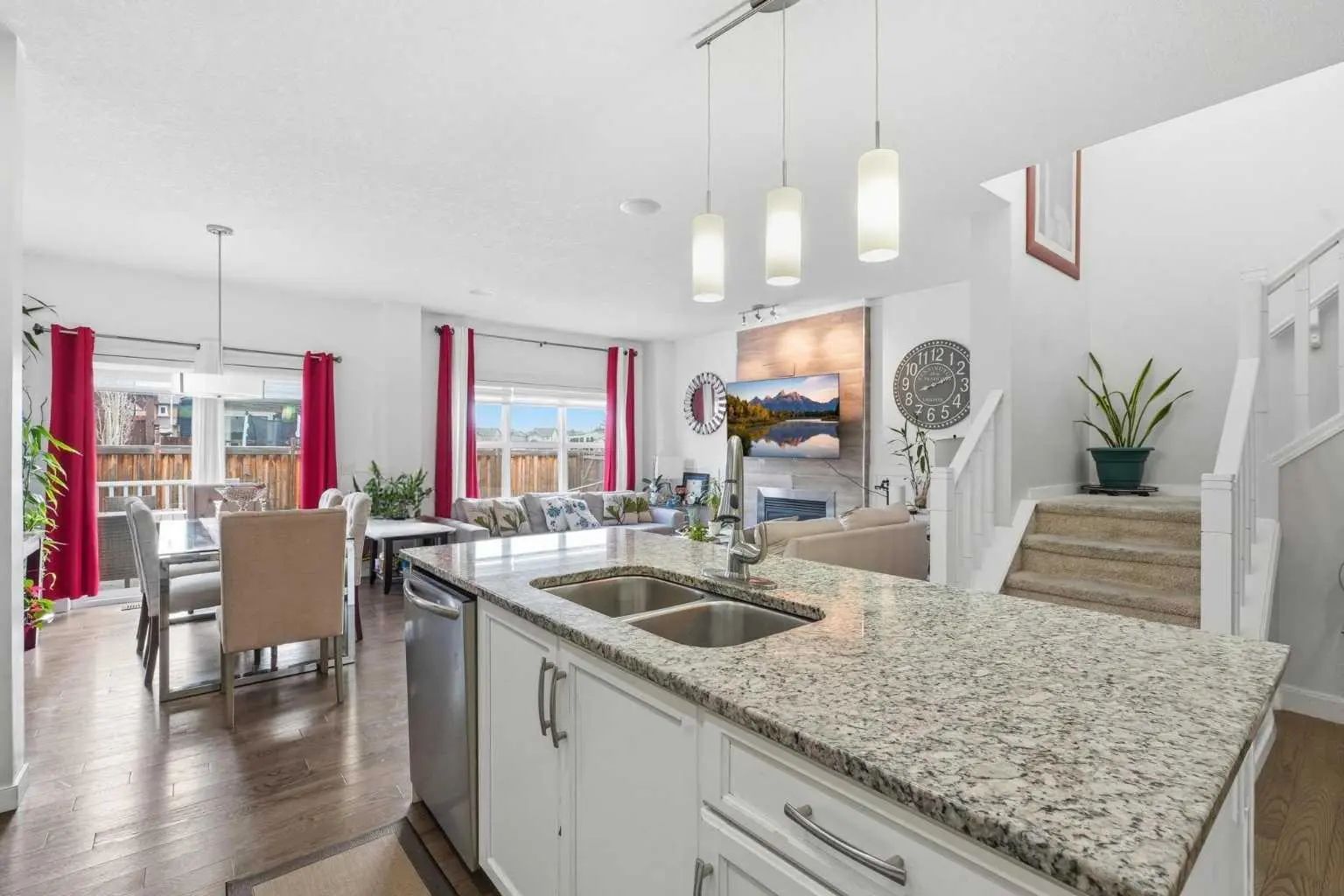 4 Panton Road Northwest, Calgary – Residential Detached Listing Photo 5