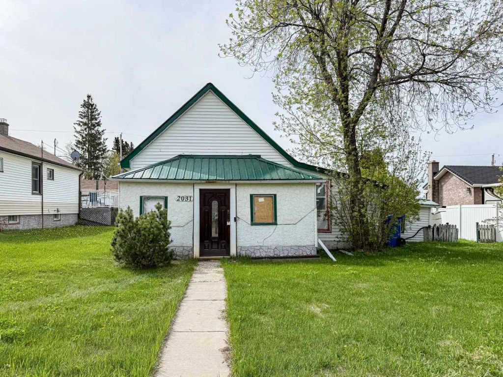 2031 18 Avenue , Bowden