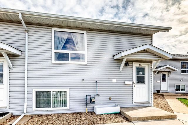 20 10 Fairbank Road , Red Deer