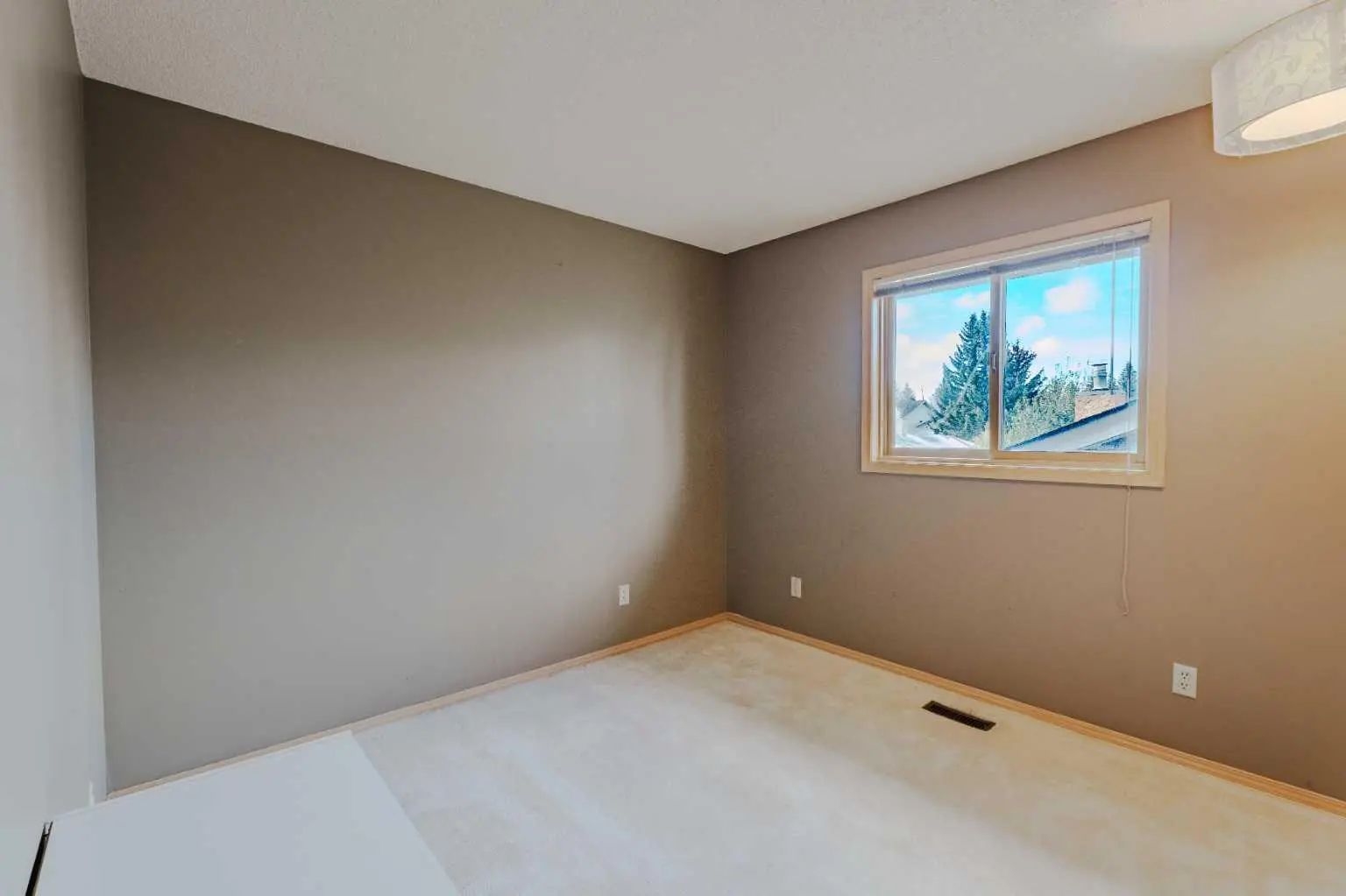 135 Canterbury Court Southwest, Calgary – Residential Detached Listing Photo 28