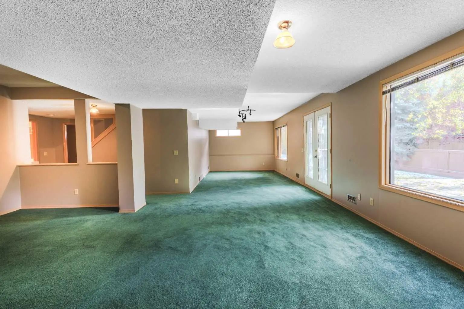 135 Canterbury Court Southwest, Calgary – Residential Detached Listing Photo 38