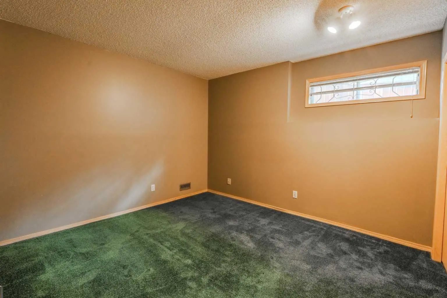 135 Canterbury Court Southwest, Calgary – Residential Detached Listing Photo 40