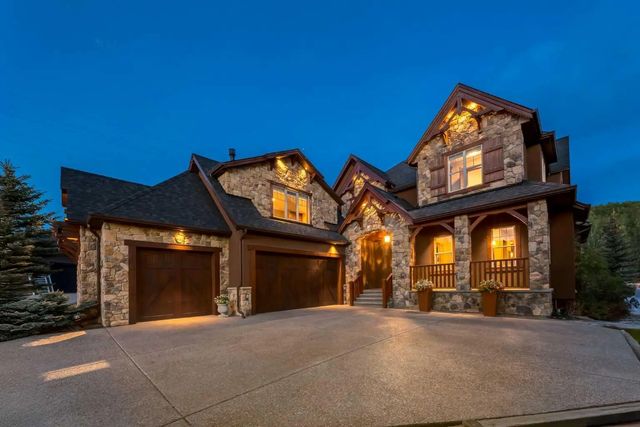 250 Crestridge Place Sw, Calgary