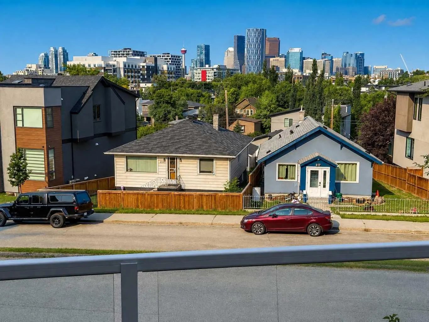 212 12a Street Northeast, Calgary – Residential Detached Listing Photo 3