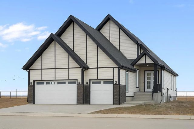 340 Muirfield Crescent , Lyalta