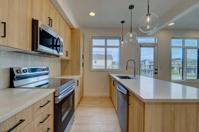 14832 1 Street Nw, Calgary